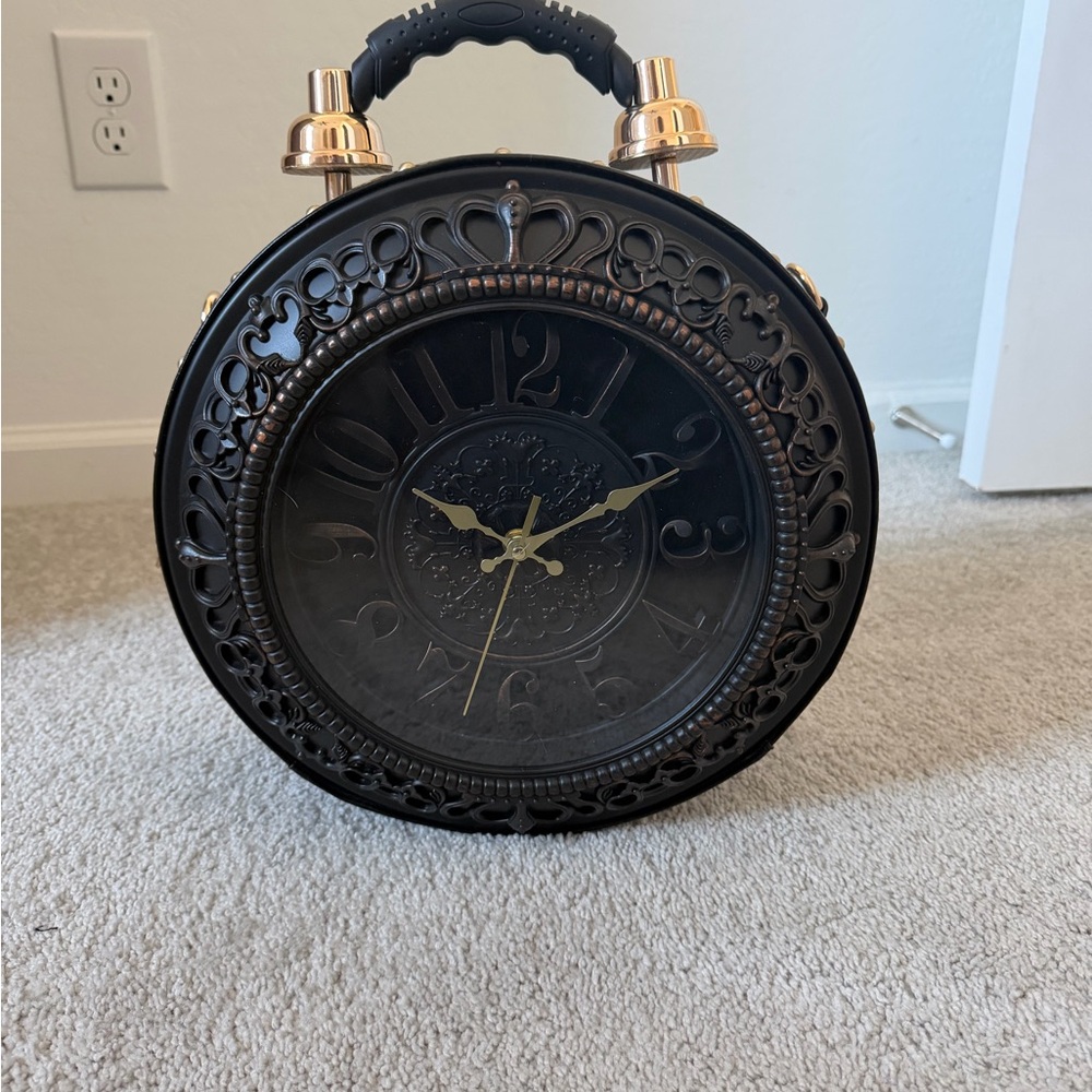 Vintage Black and Gold Wall purse